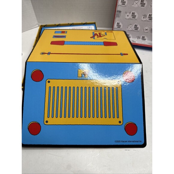 MTV The Throwback Music Party Board Game 4+ Players - Picture 14 of 14
